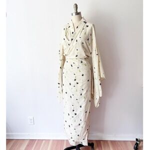 ONE SIZE Vintage Kimono Cream with Kanji / Summer Kimono Yukata Japan